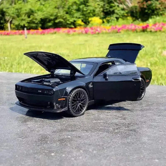 1:32 Diecast Dodge Challenger Hellcat Sound Light - ToylandEU™