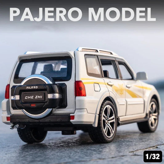 1:32 Mitsubishi Pajero Diecast Black White Alloy Metal Pull Back Sound Light - ToylandEU
