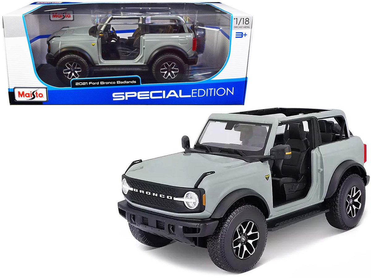 2021 Ford Bronco | 1/18 Scale | Badlands Trim | Light Gray Maisto