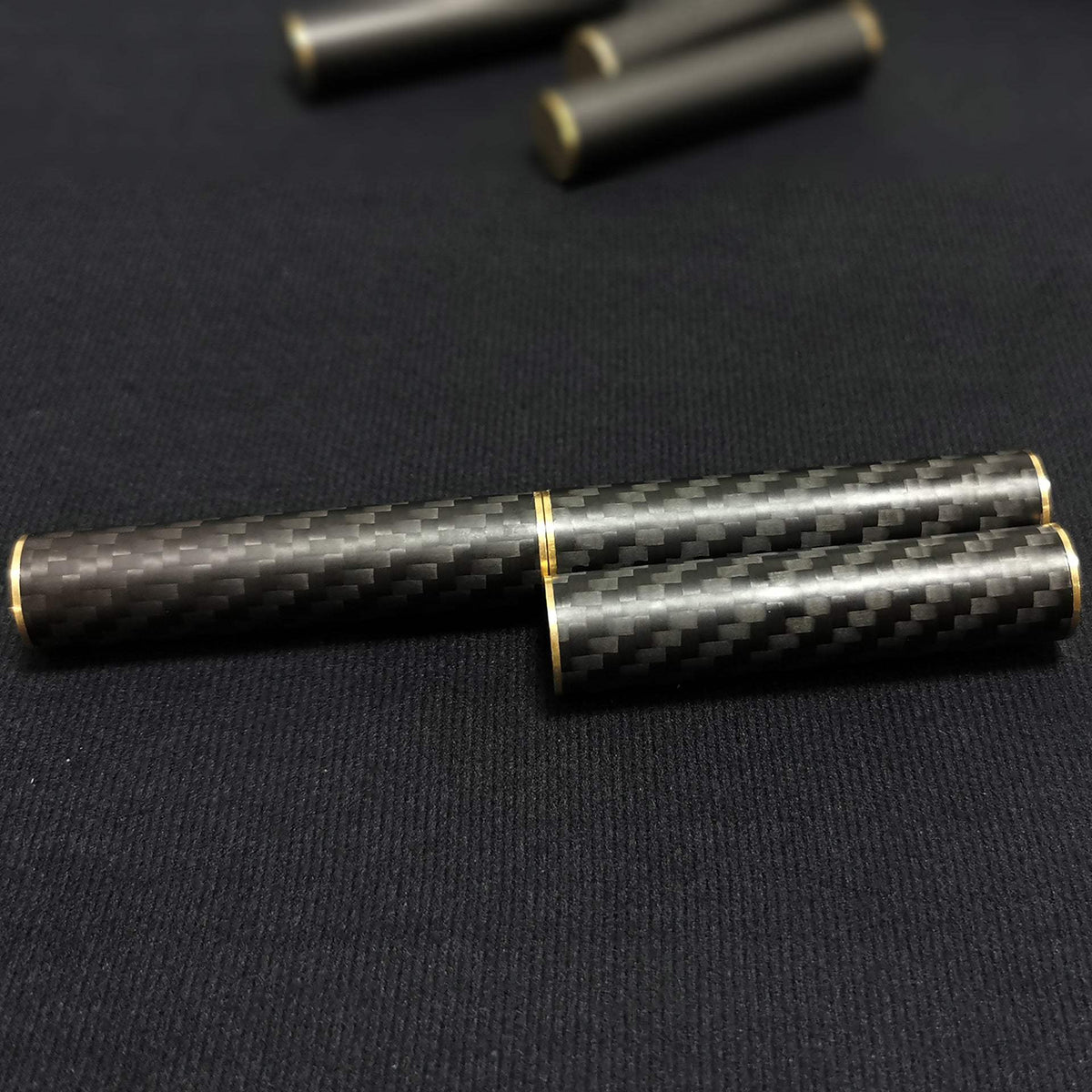 Magnetic Metal Fingertip Spinner | Carbon Fiber, Three-Section