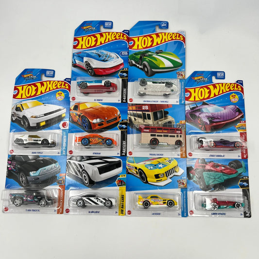 Hot Wheels Diecast Cars Bundle for Collectors Value Pack - ToylandEU
