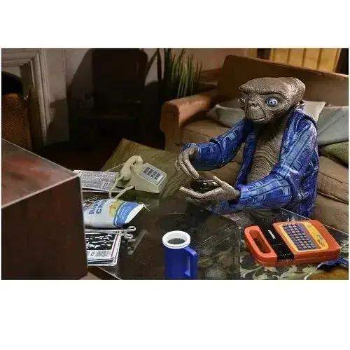 NECA E.T. 40Th Anniversary Deluxe 7-Inch Scale Action Figure - Select Figure(s) - ToylandEU™