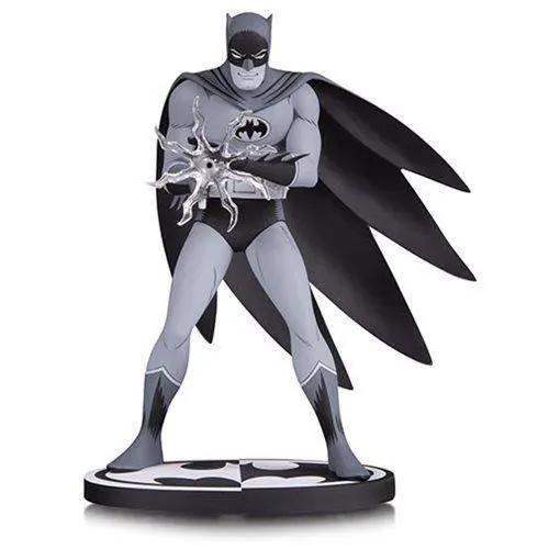 Batman Black And White Statue By Jiro Kuwata Collectible - ToylandEU