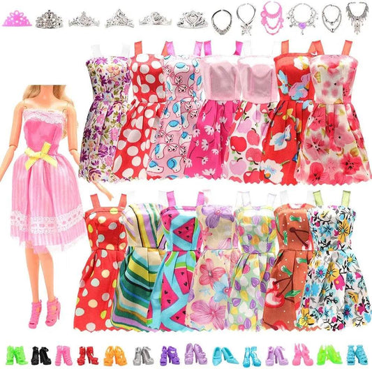 Deluxe 32-Piece Barbie Doll Accessory Set: Clothes, Shoes & More! - ToylandEU