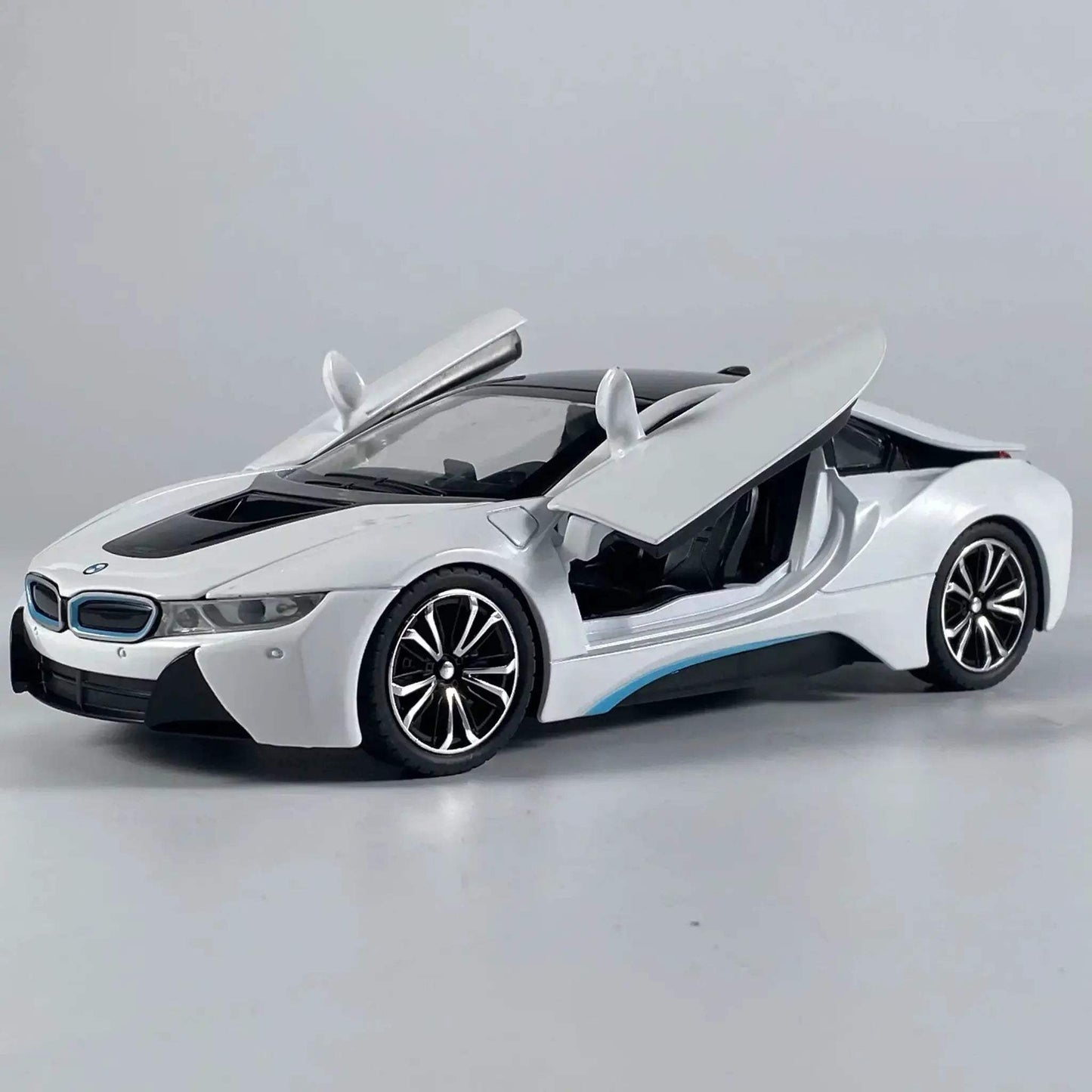 Diecast 1:22 BMW I8 Model Car With Pull Back Action And Lights For Kids - ToylandEU