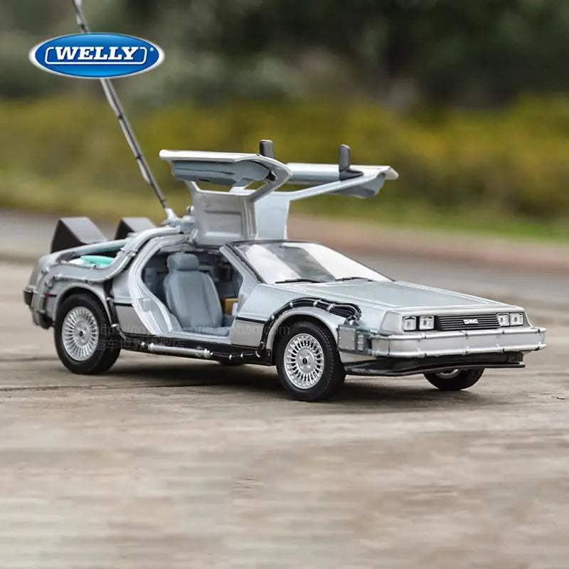 Diecast DeLorean DMC12 Model Car One Twenty Four Time Machine - ToylandEU