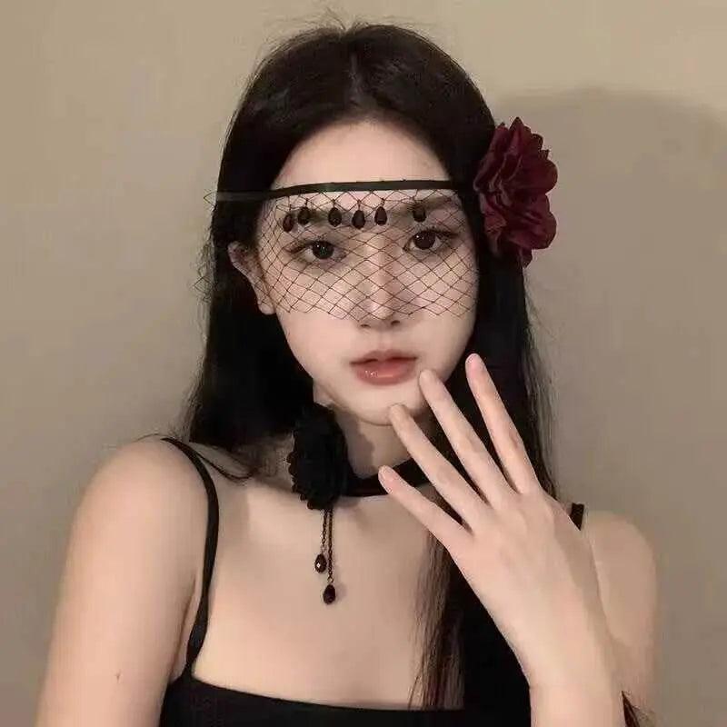 Elegant Gothic Lace Half Face Mask Toyland EU - ToylandEU™