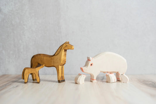 Hand Carved Hand Painted Wooden Pig With Piglets Puzzle Set - ToylandEU