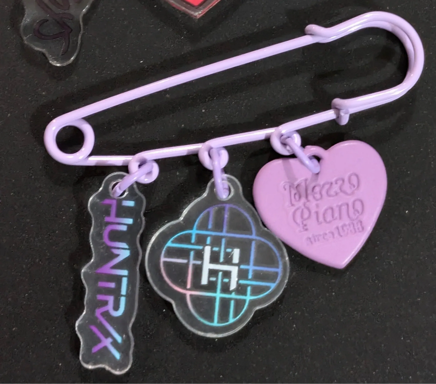 K-Pop Demon Hunters Safety Pin Charm Duo For Edgy Style - ToylandEU