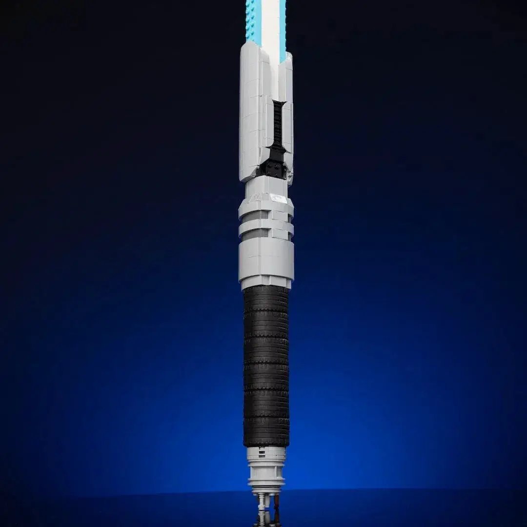 LEGO Star Wars Life-Size Saber Replica With Playable Build - ToylandEU