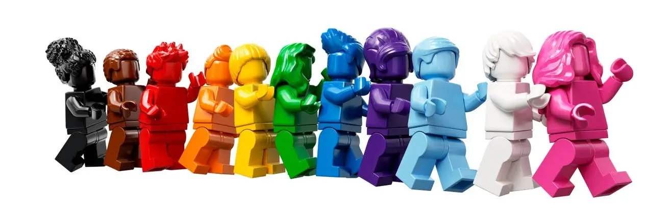 LEGO® Set Everyone Is Awesome 40516 Celebrates Diversity - ToylandEU™