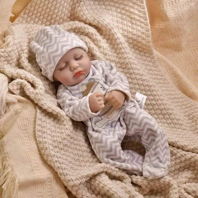 Lifelike Vinyl Reborn Baby Doll 40cm Doll Toyland EU - ToylandEU™