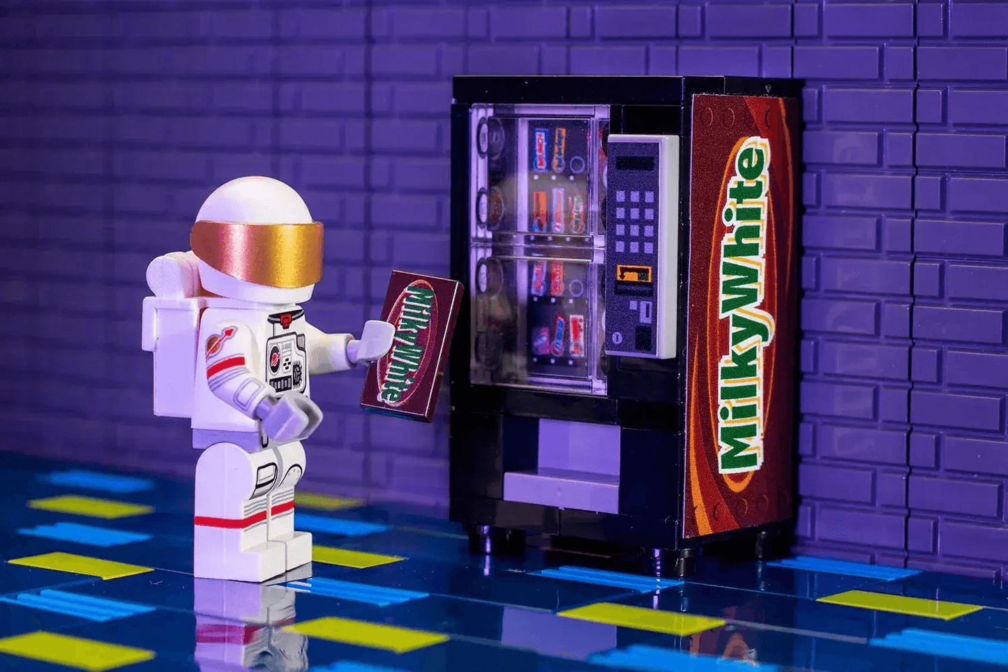 LEGO Candy Vending Machine With 35 Authentic Bricks - ToylandEU