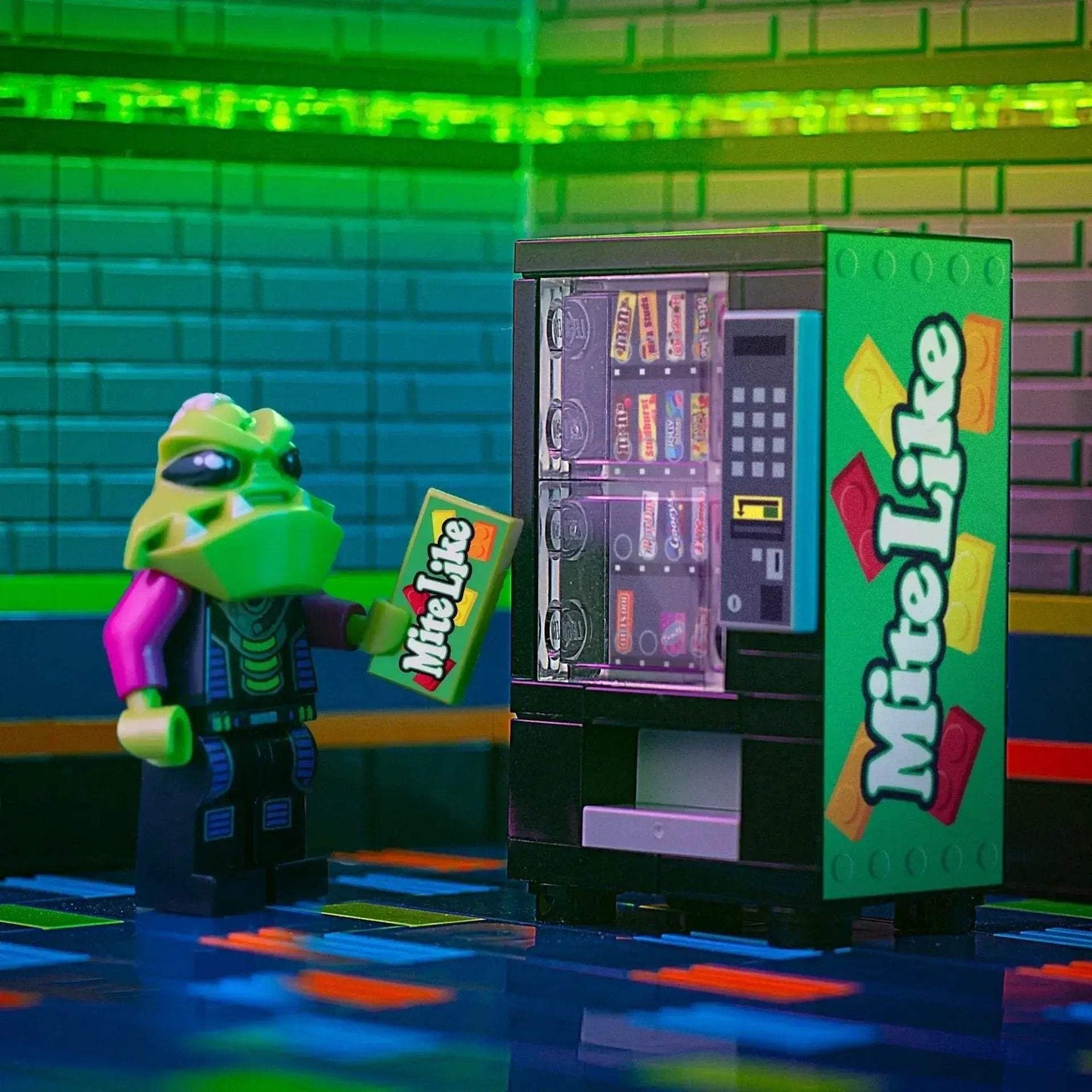 Lego Candy Vending Machine for Figures with Authentic Bricks - ToylandEU