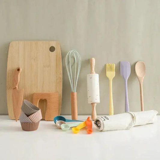 Wooden 1 To 6 Scale Kitchen Toys Set For Kids With Cutting Board And Apron Unisex Pretend Play Cooking Set - ToylandEU™