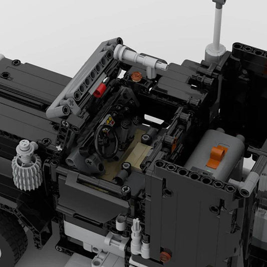 RC Build & Drive: 1428-Piece Black RC Semi Truck Set - ToylandEU