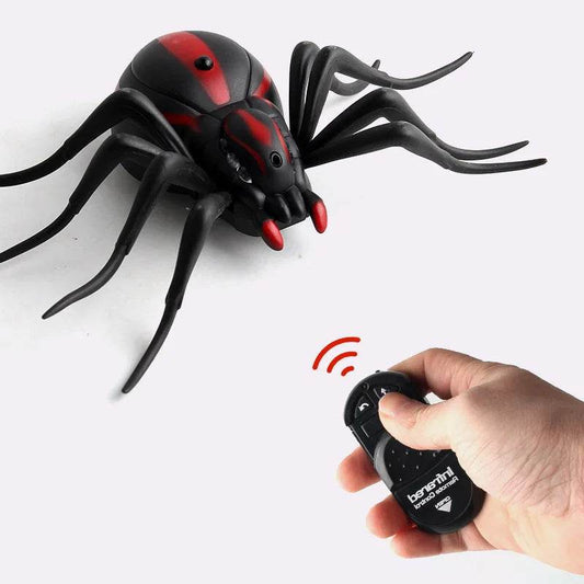 RC Creepy Remote-Controlled Insect Prank Toy for Halloween Mischief - ToylandEU