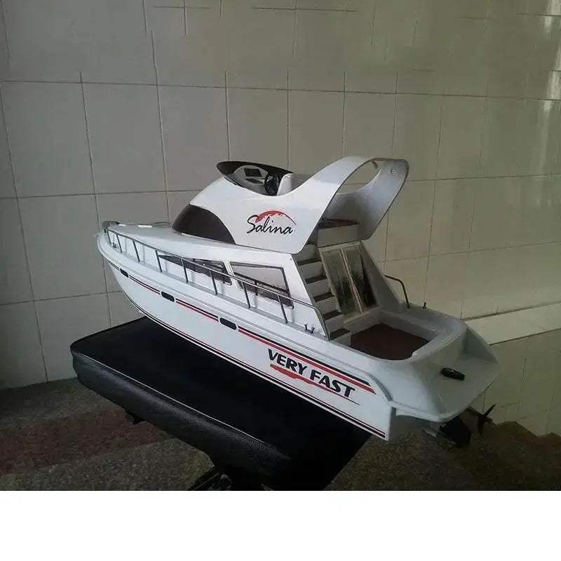 RC High-Speed Luxury Remote Control Yacht Model 3867 - Outdoor Speedboat Gift for Kids - ToylandEU™