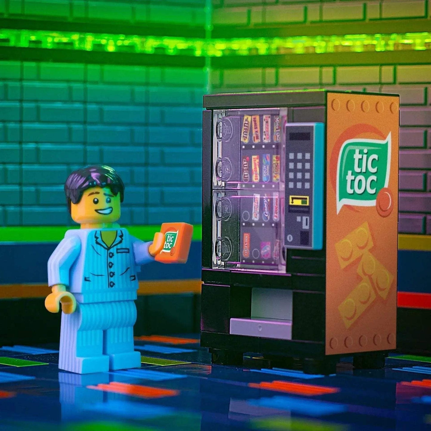 LEGO Candy Vending Machine With Custom Tic Toc Tile - ToylandEU