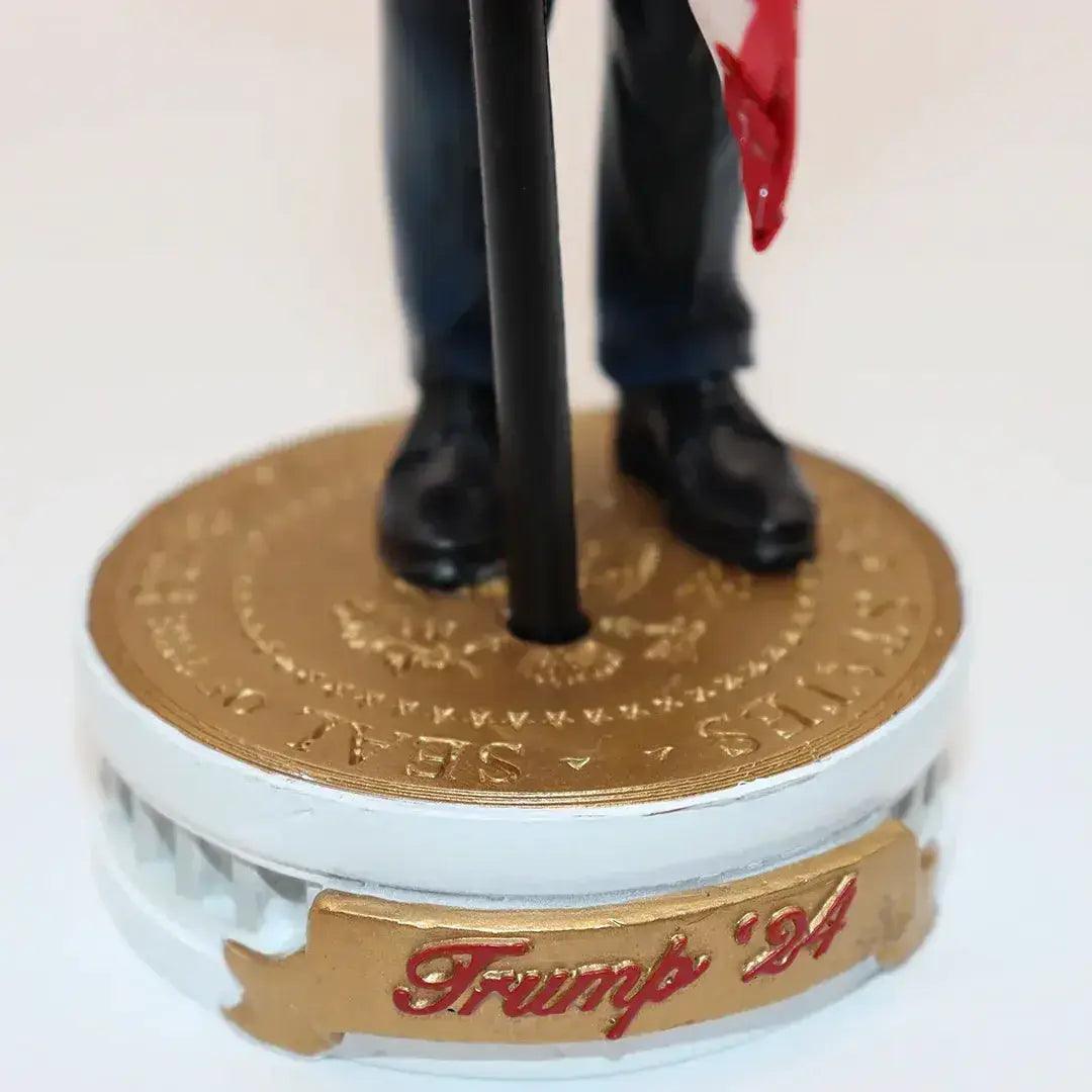 Trump Bobblehead American Flag Hugging Limited Edition - ToylandEU™