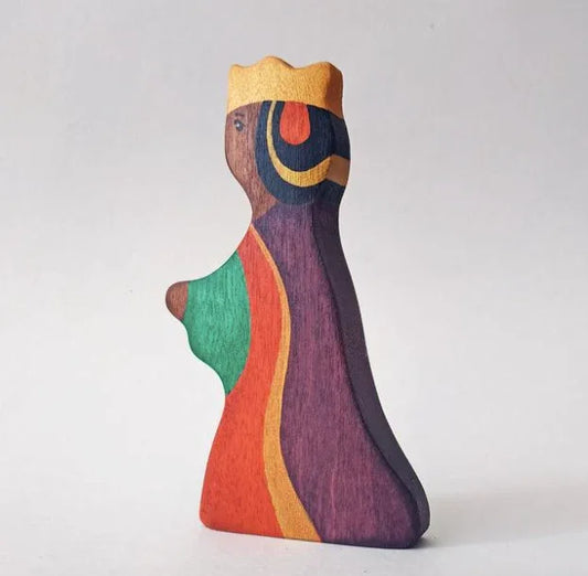 Handmade Waldorf Wooden King And Queen Figurines For Creative Play - ToylandEU