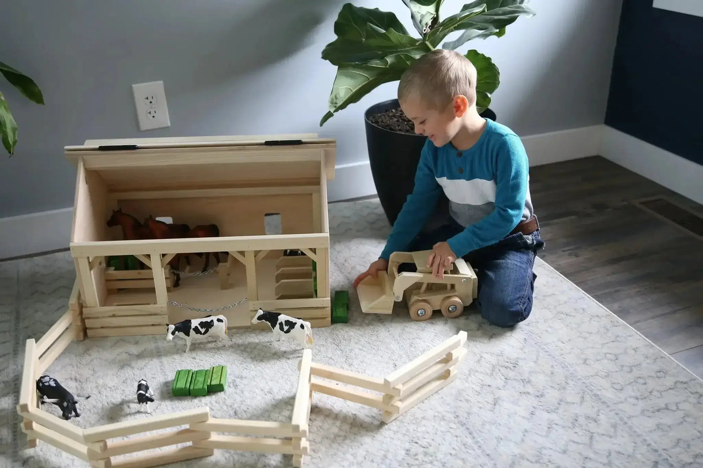 Wooden Skid Loader Toy, Skid Steer with Movable Bucket - ToylandEU