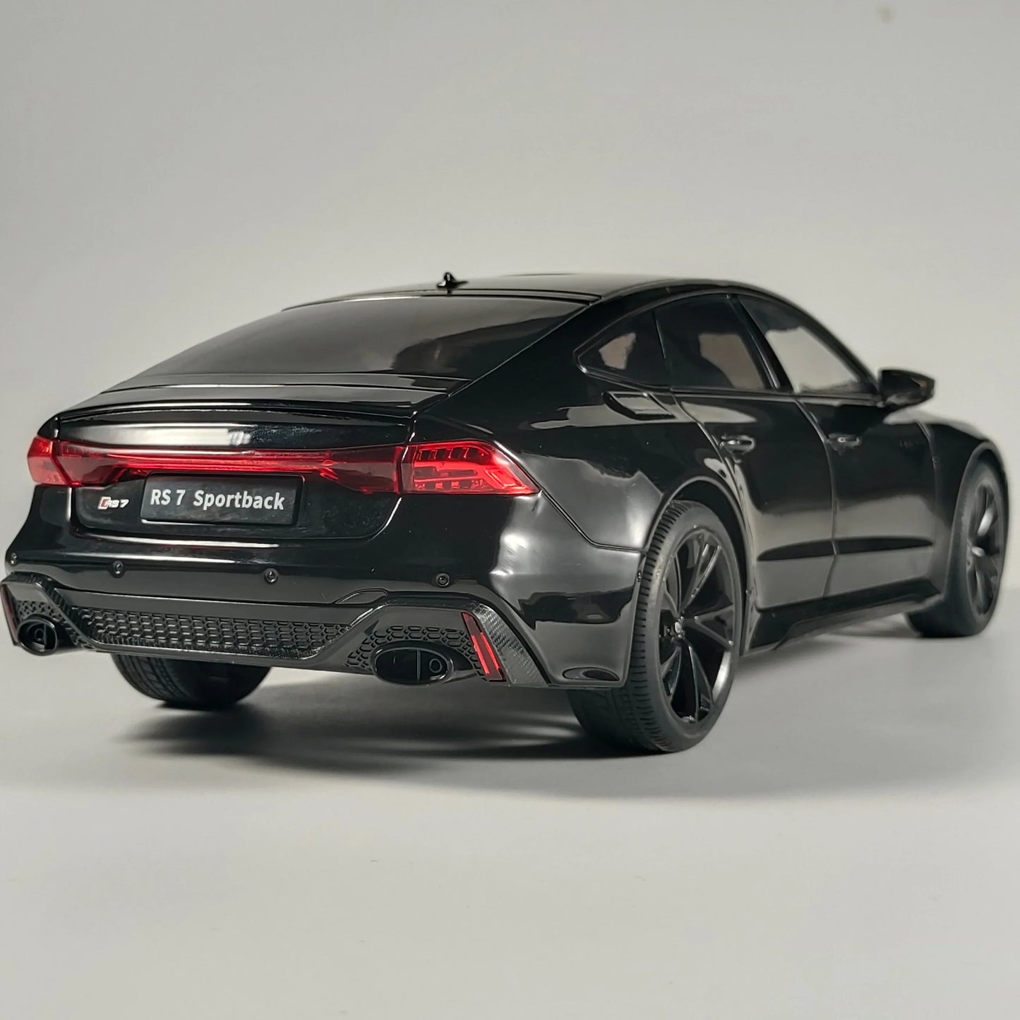 1:18 Audi RS7 Sportback Black Warrior Diecast Alloy RC Car with Sound and Light - ToylandEU
