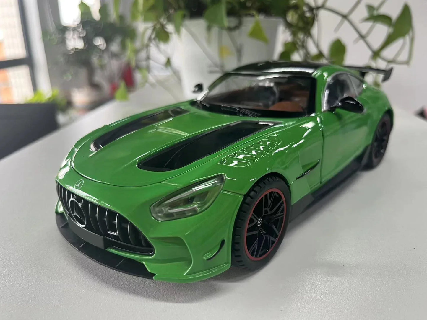 1:18 Diecast Alloy Mercedes Benz GTR With Sound And Light Toy Car - ToylandEU