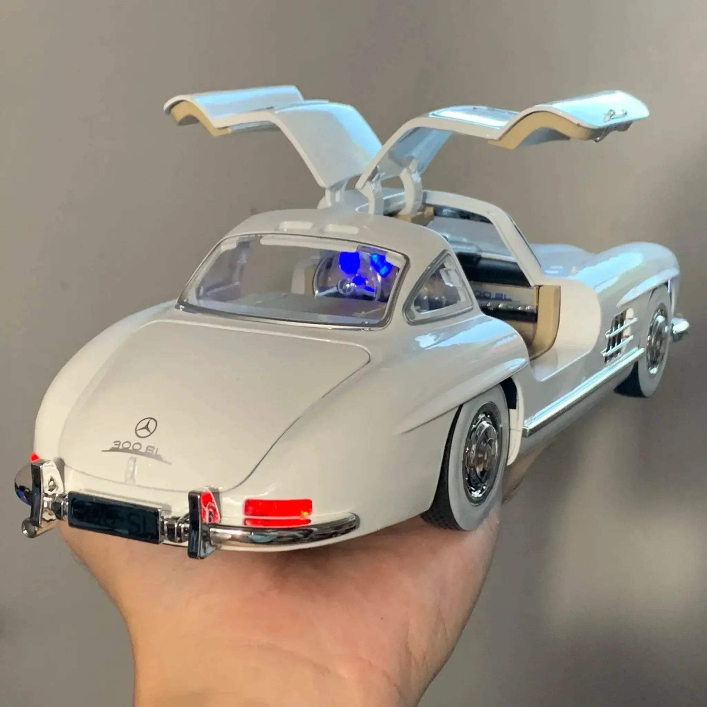 1 18 Diecast Metal Benz 300SL Car Model For Home Decor - ToylandEU