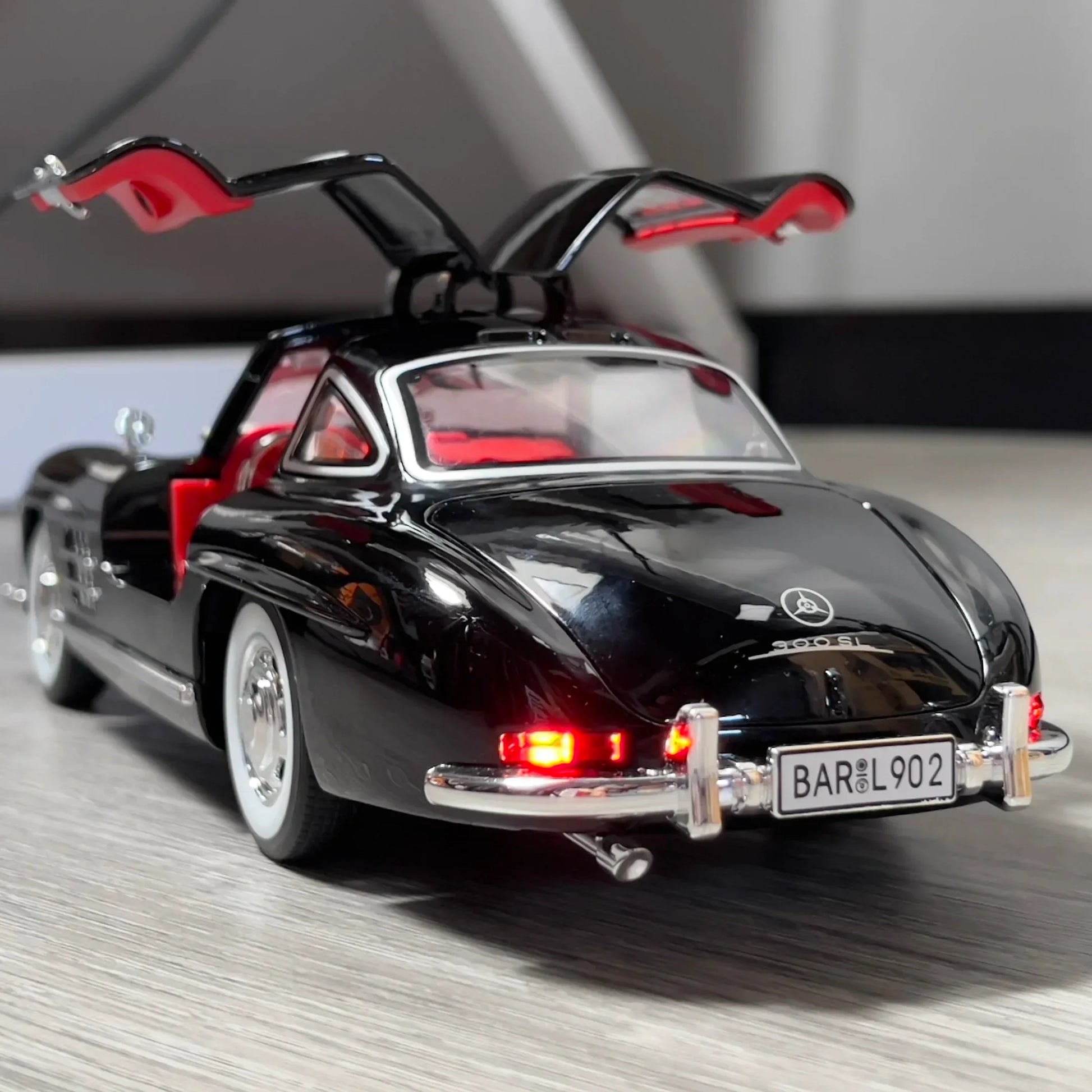 1:18 Diecast Metal Benz 300SL Classic Sports Car Model - ToylandEU