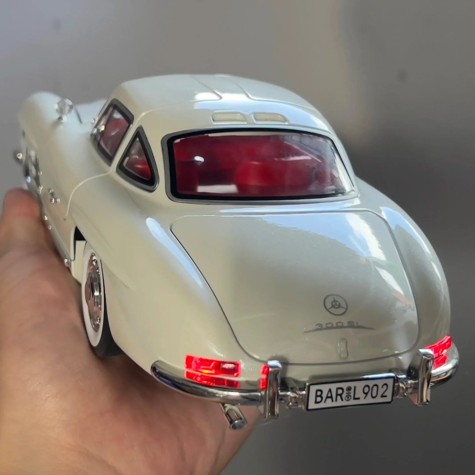 1:18 Diecast Metal Benz 300SL Classic Sports Car Model - ToylandEU
