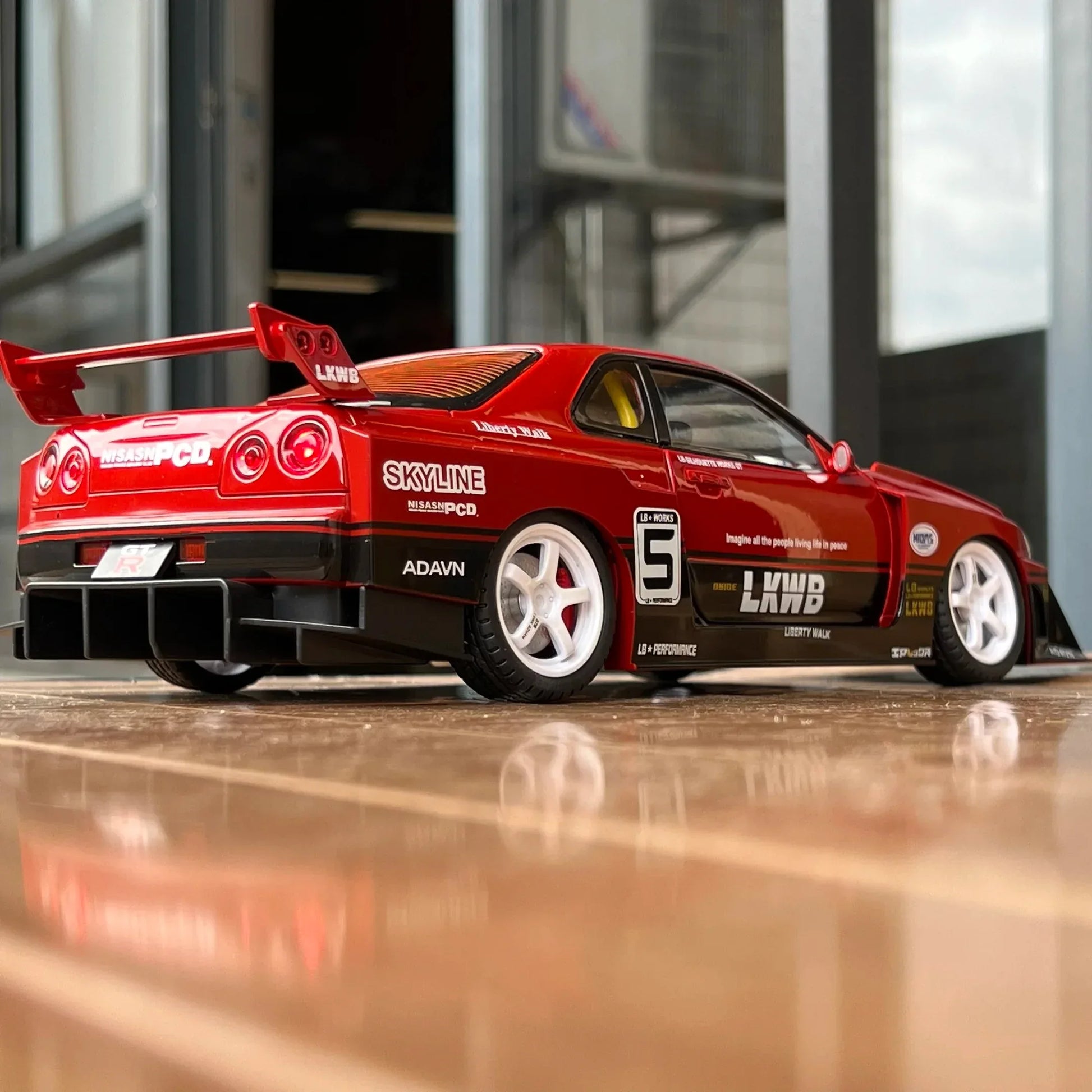 1:18 Nissan GTR Skyline S15 Diecast Metal Car With Sound And Light - ToylandEU