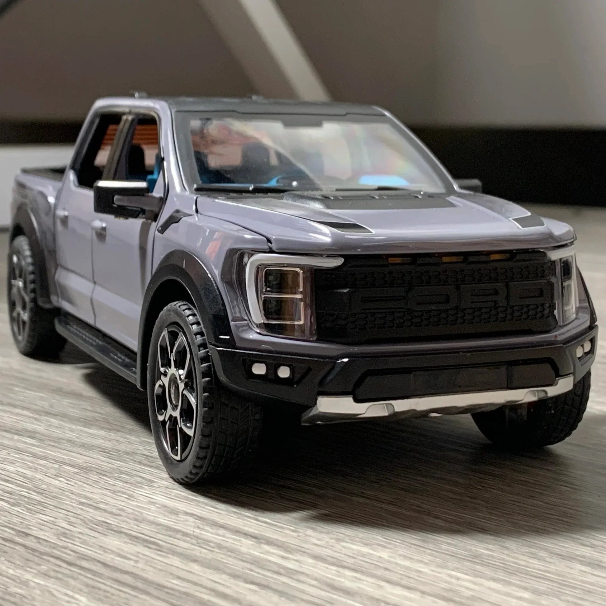 1:20 Ford Raptor F-150 Diecast Truck With Sound And Light - ToylandEU