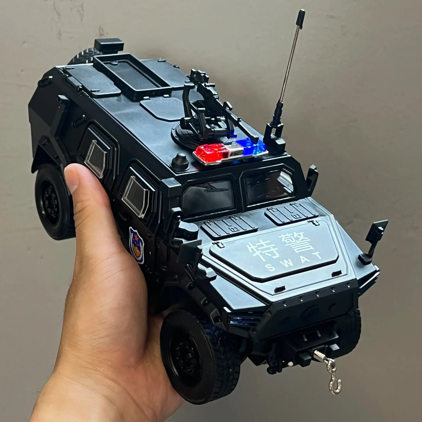 1:20 Scale Police Off Road Diecast Car Alloy Metal Sound And Light Pull Back - ToylandEU