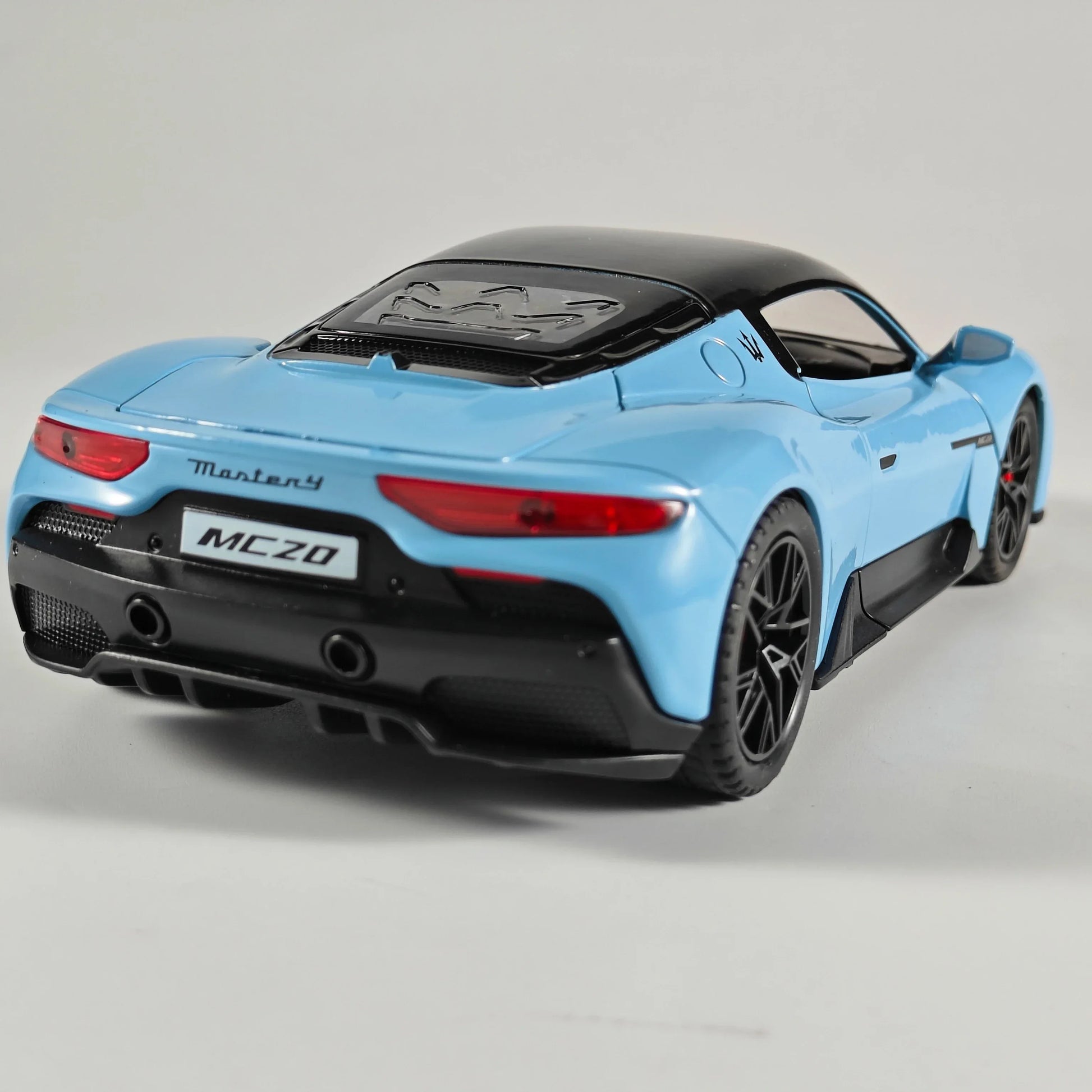 1:22 Scale Maserati MC20 Diecast Metal Model With Sound And Light - ToylandEU
