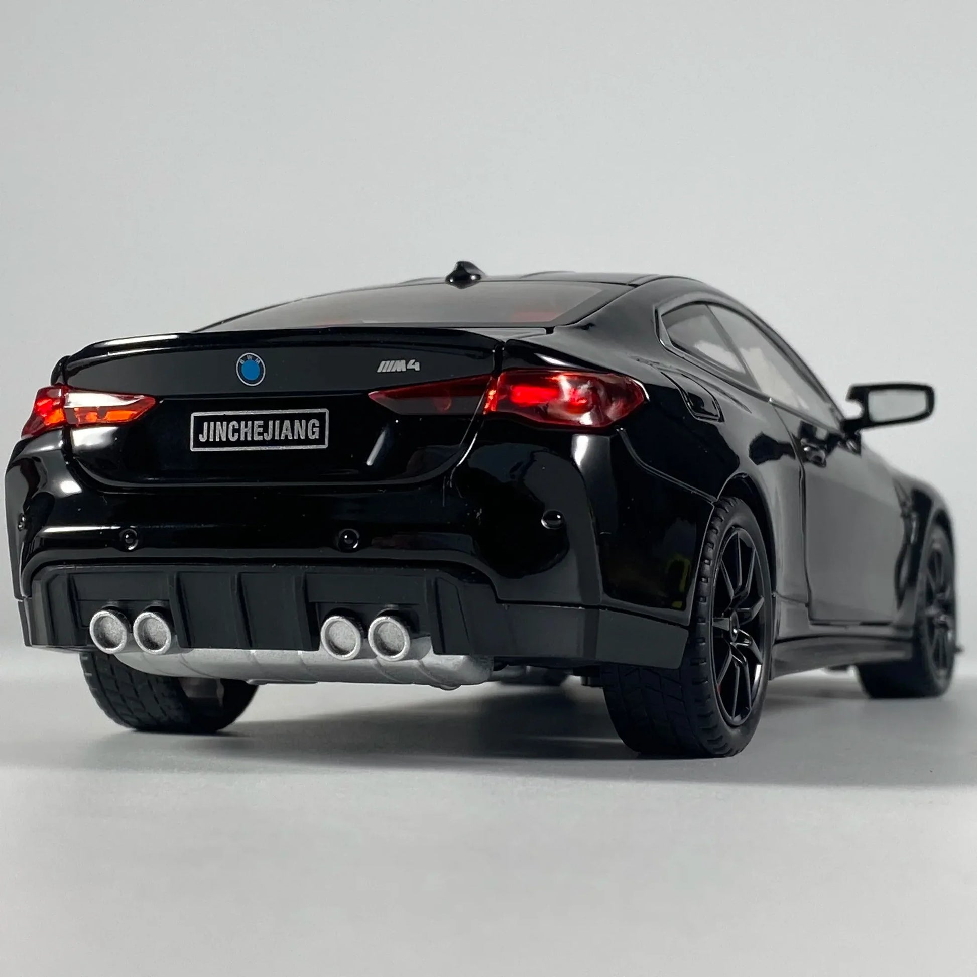 1:24 BMW M4 Diecast Metal Model Car With Sound And Light - ToylandEU