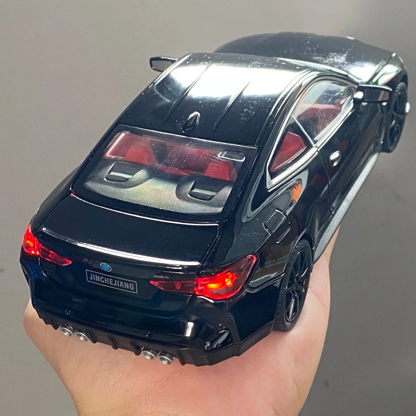 1:24 BMW M4 Diecast Metal Model Car With Sound And Light - ToylandEU