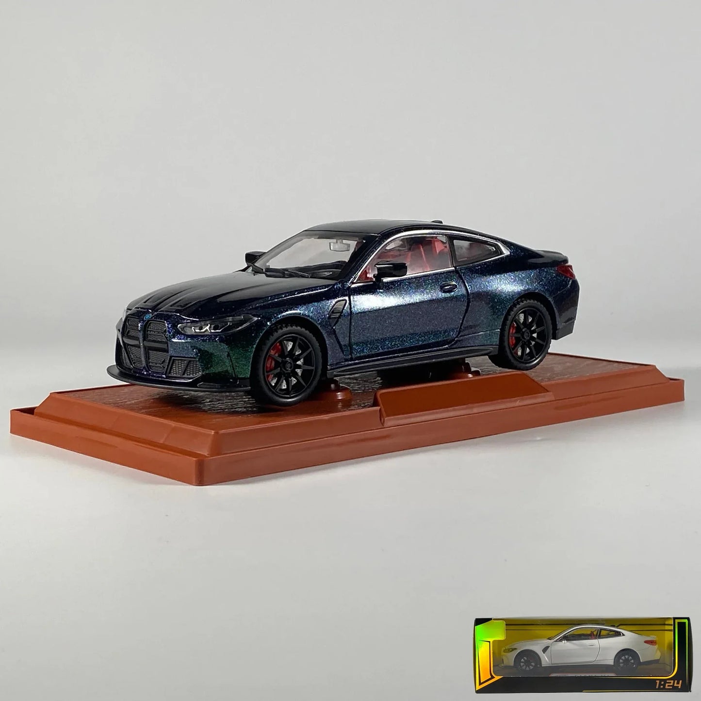 1:24 BMW M4 Diecast Metal Model Car With Sound And Light - ToylandEU