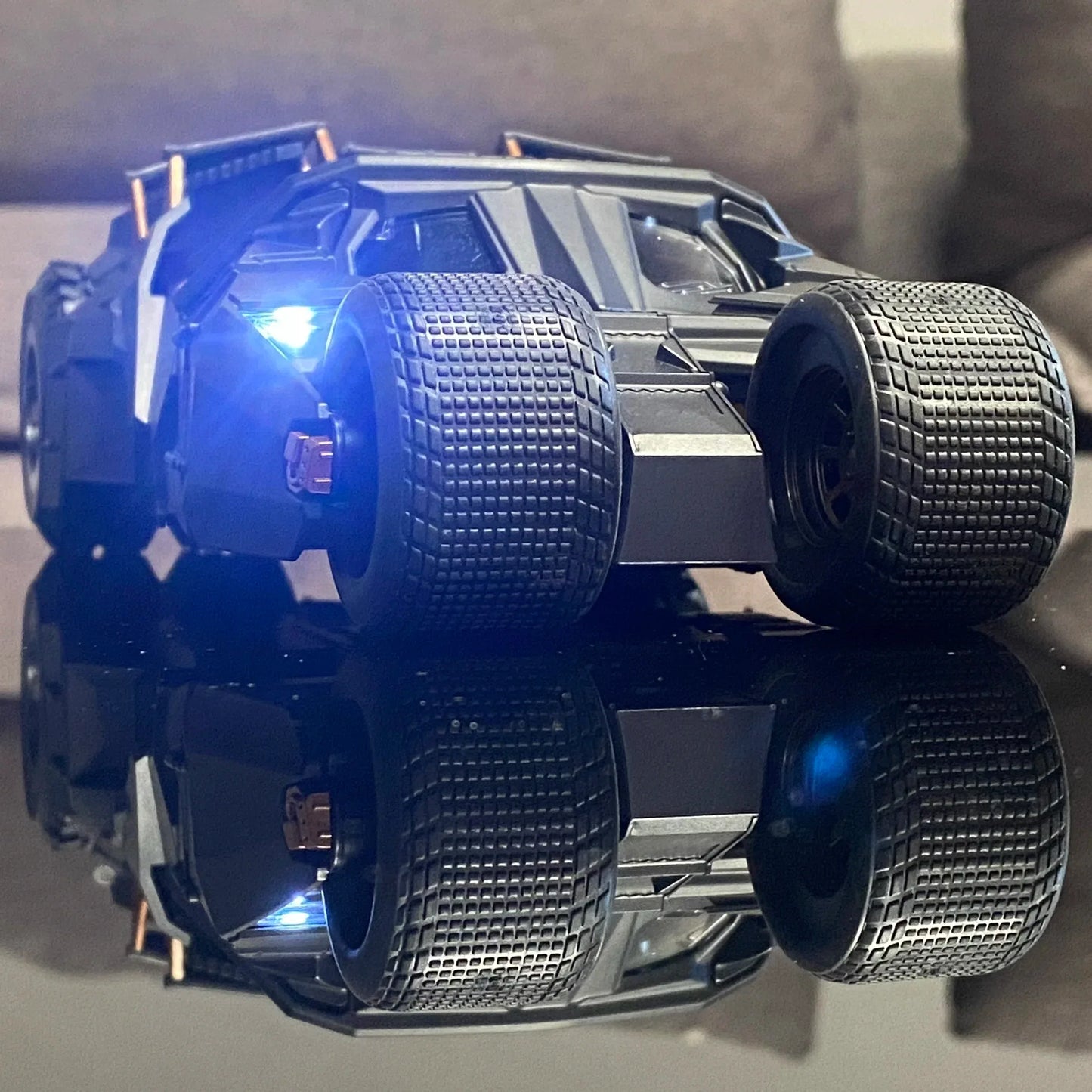 1:24 Batmobile Tumbler Diecast Alloy Model With Sound And Light - ToylandEU