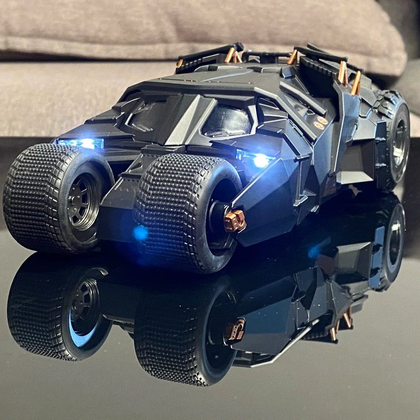 1:24 Batmobile Tumbler Diecast Alloy Model With Sound And Light - ToylandEU