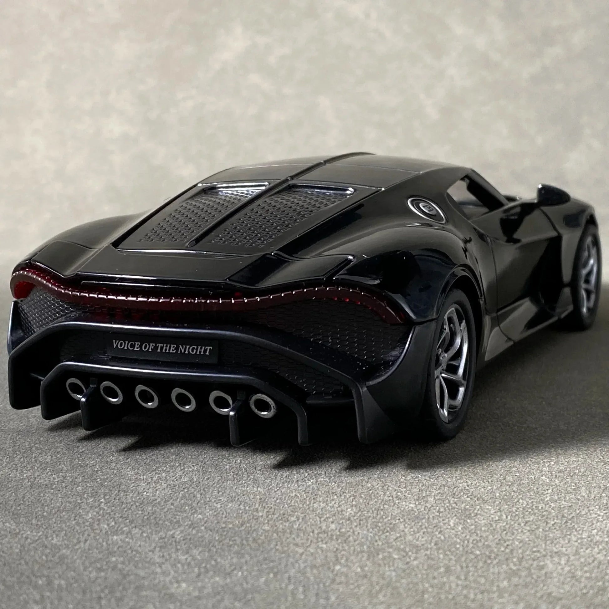 1-24 Diecast Alloy La Voiture Noire Model Car - ToylandEU