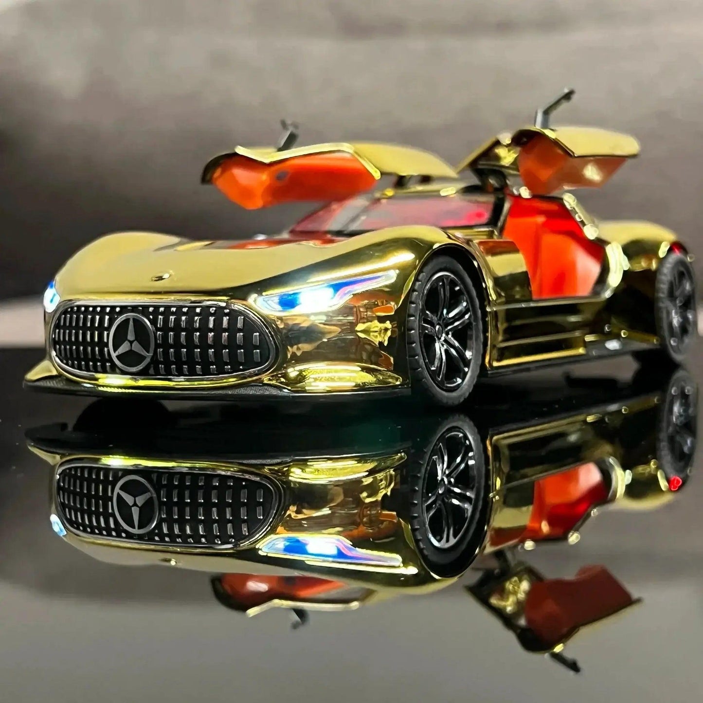  1:24 Diecast Alloy Model Car With Sound And Light -  ToylandEU™