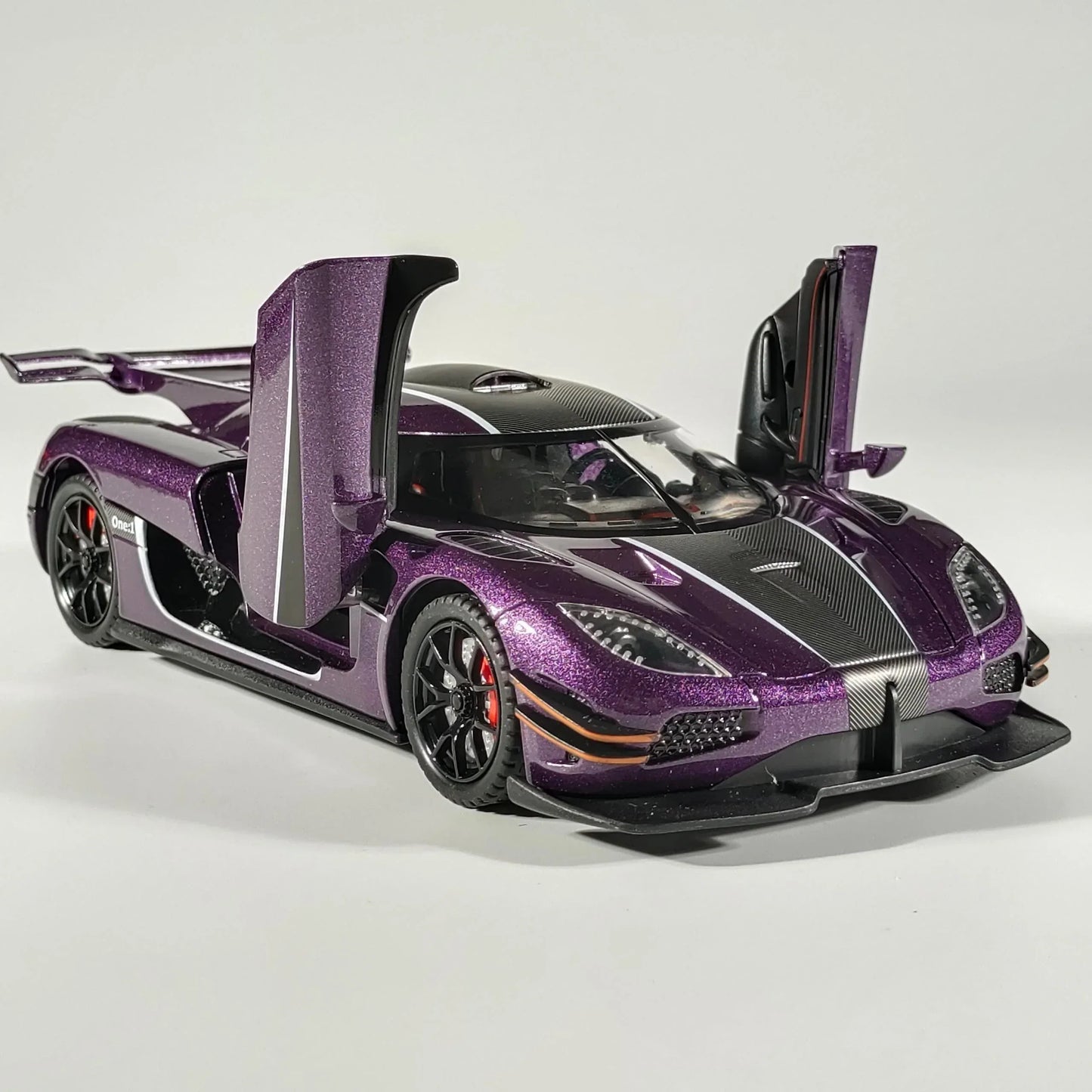 1:24 Diecast Alloy Supercar With Sound And Light Pull Back - ToylandEU
