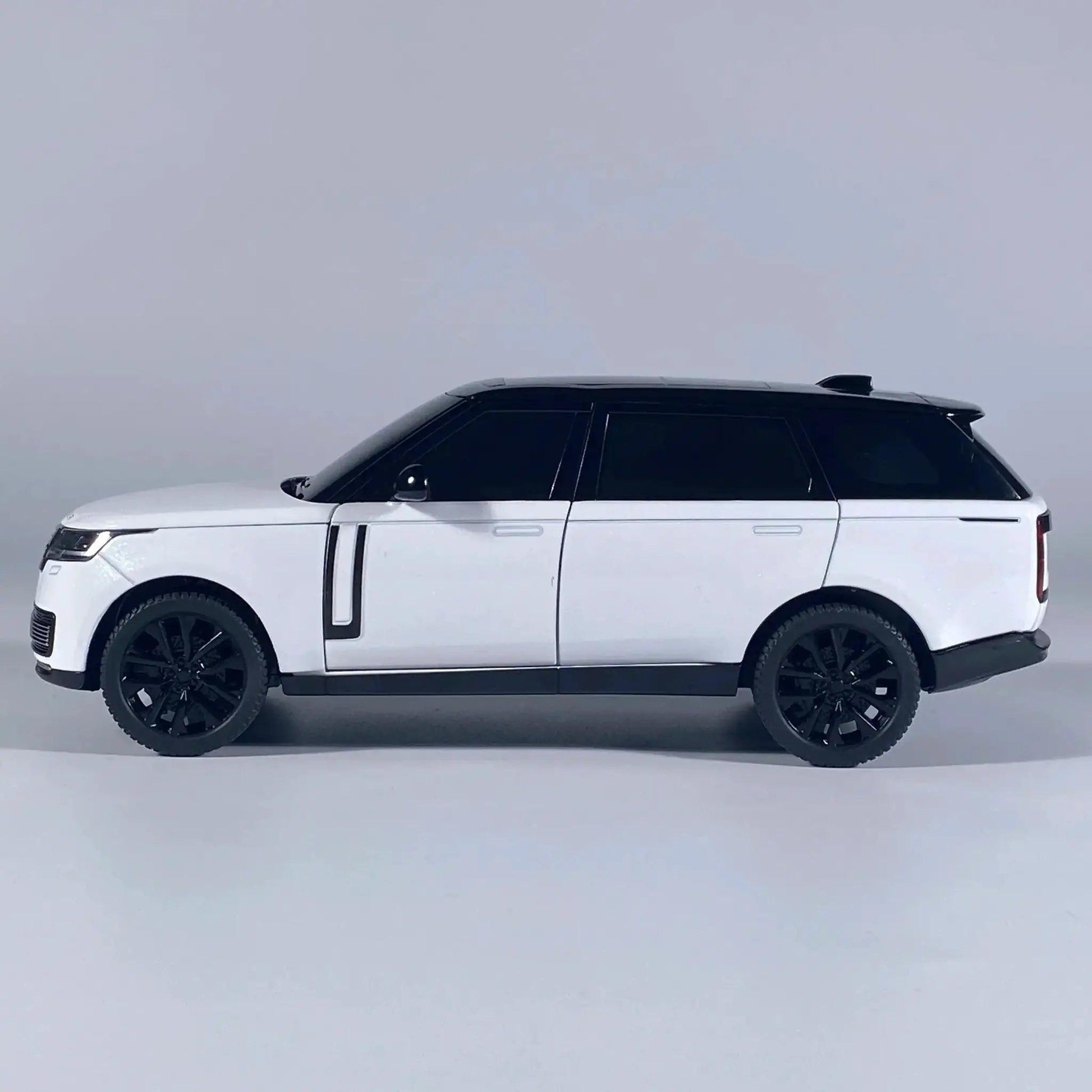  1:24 Diecast Land Rover Range Rover SV 2022 Sound -  ToylandEU™
