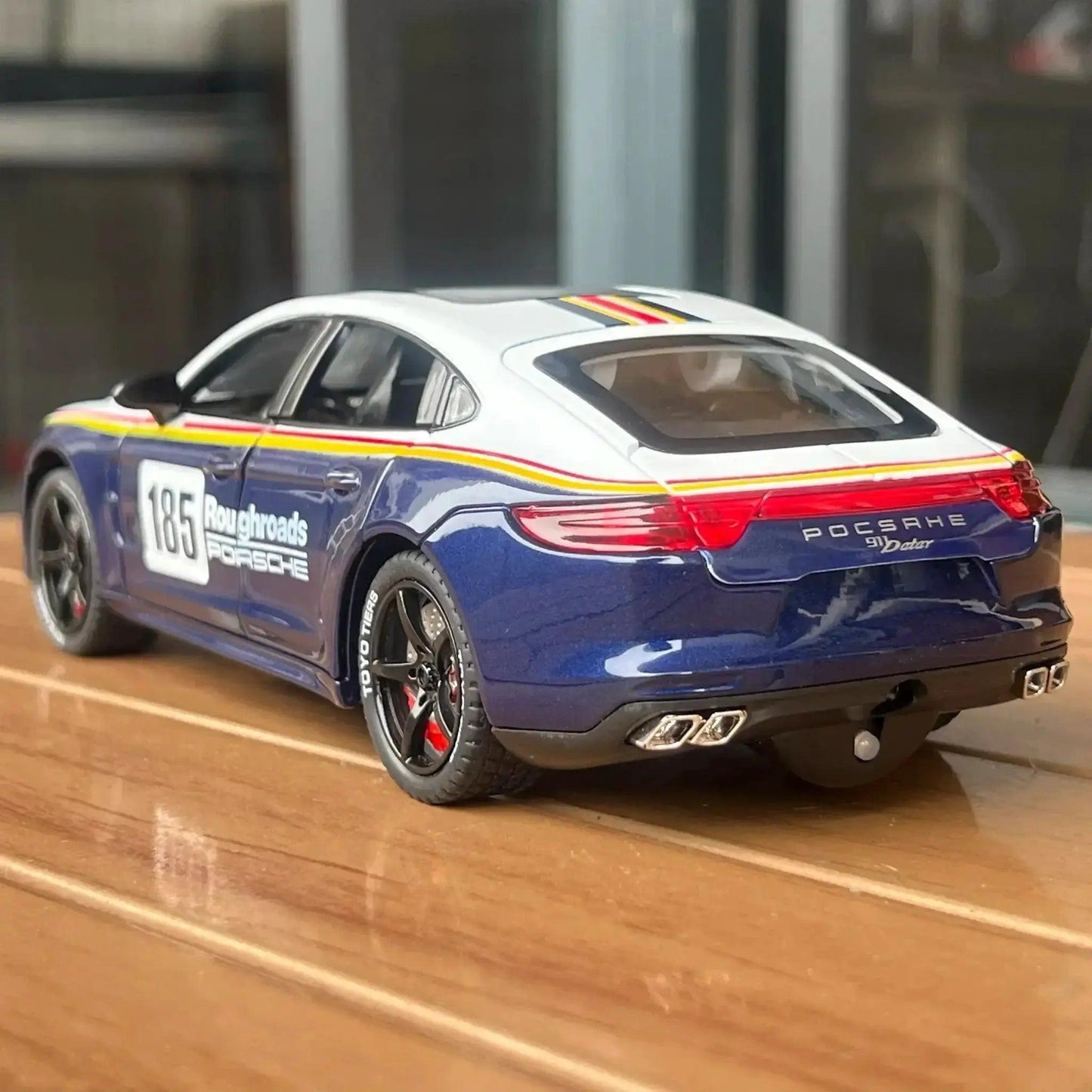  1 24 Diecast Porsche Panamera Alloy Model Pull Back -  ToylandEU™