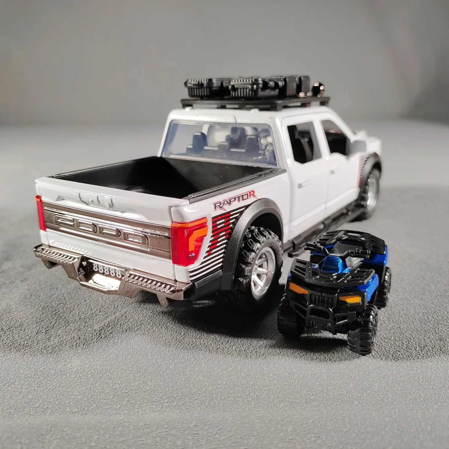 1:24 F150 Off Road Alloy Diecast Model Car With Sound And Light Pull Back - ToylandEU