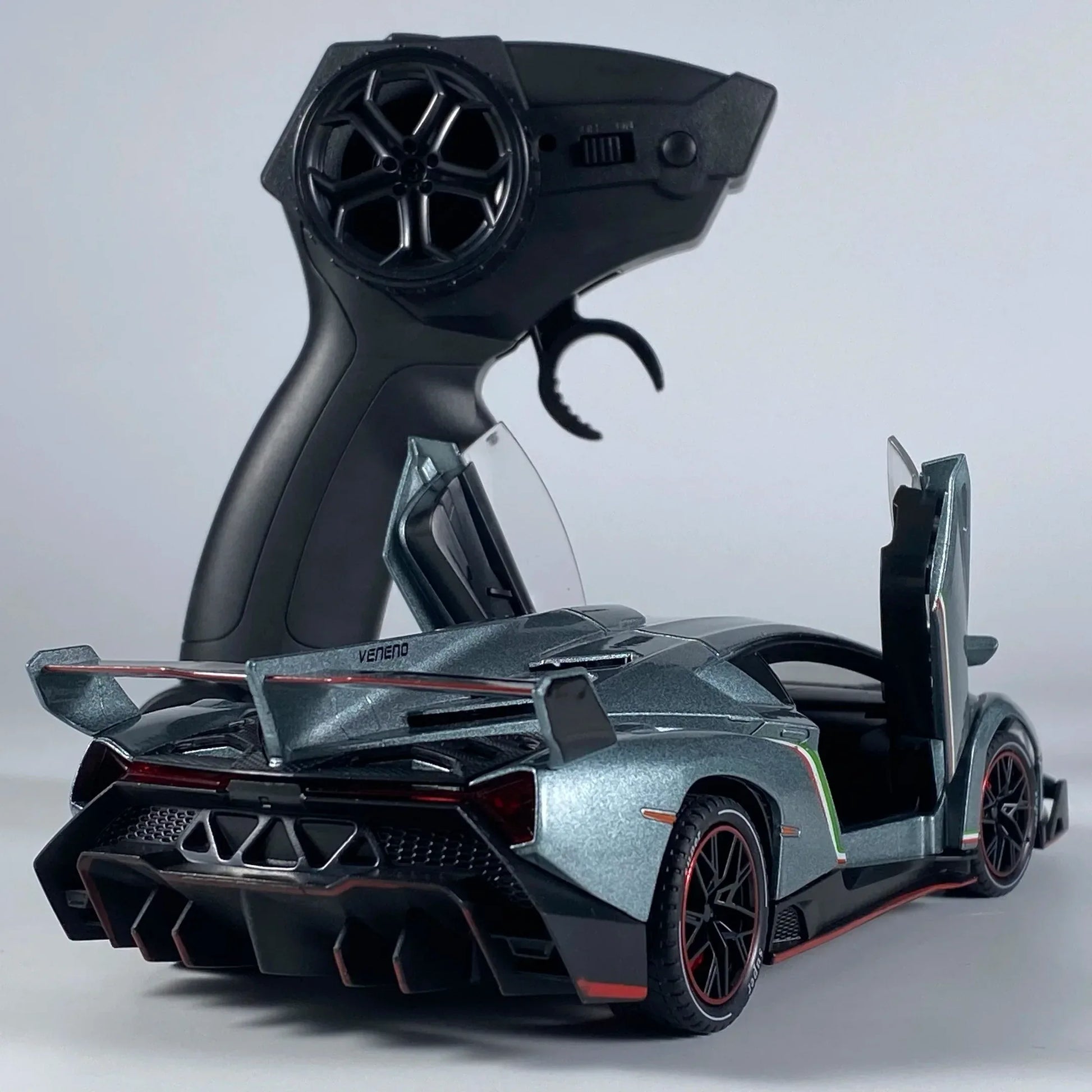 1 24 Scale Veneno RC Car Metal Diecast Remote Control With Sound And Light - ToylandEU