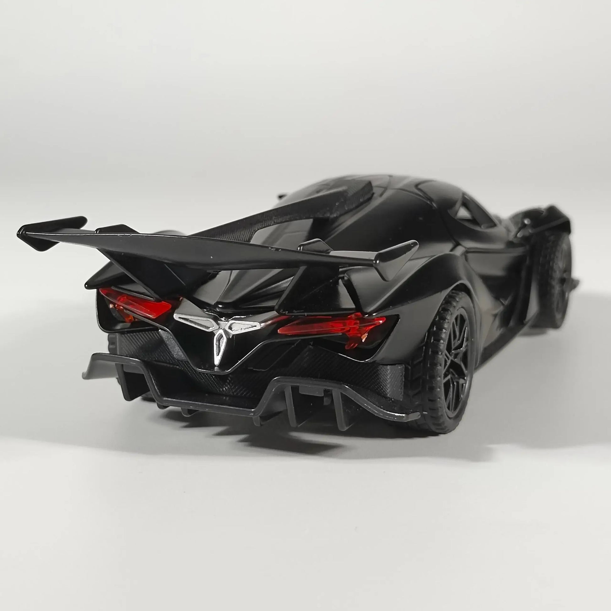 1:32 Apollo IE Diecast Car Metal Model With Sound And Light - ToylandEU