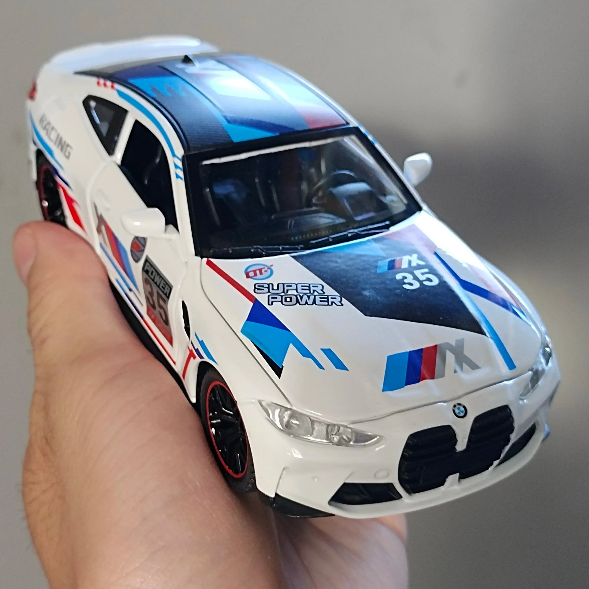 1:32 BMW M4 Track Version Diecast Alloy Pull Back Car - ToylandEU