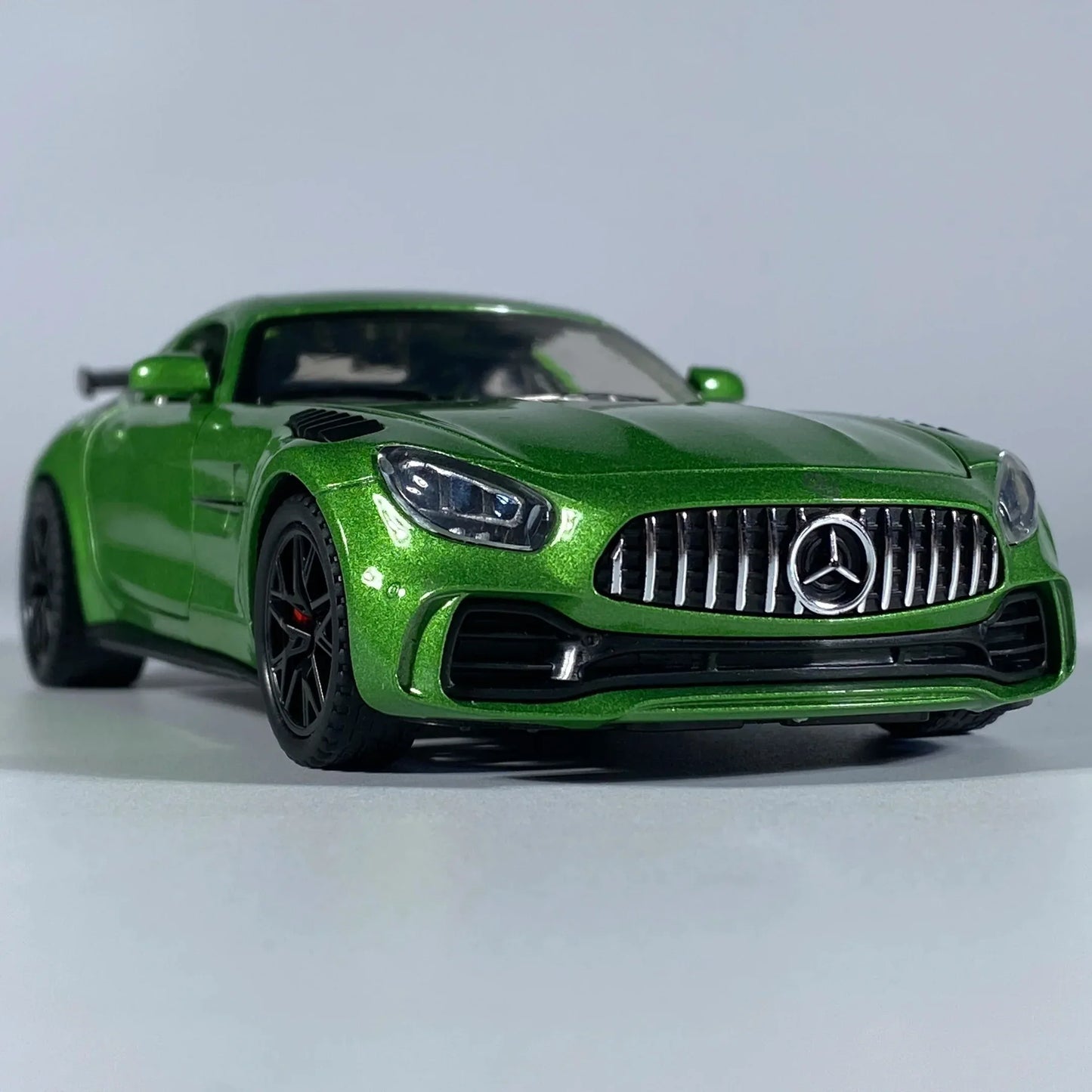 1:32 Benz AMG GT Diecast Metal Model Car With Sound And Light Pull Back - ToylandEU